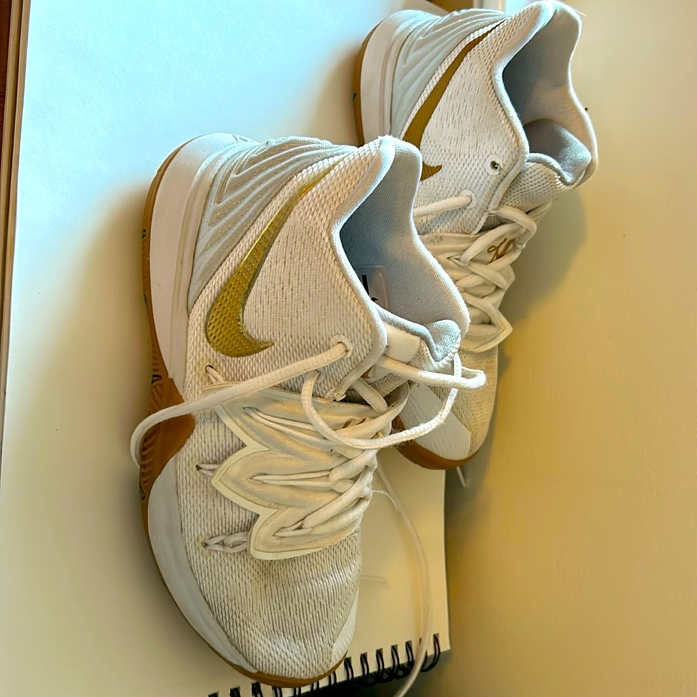 Kids Nike Basketball Sneakers Size 3.5Y EUR 35.5
